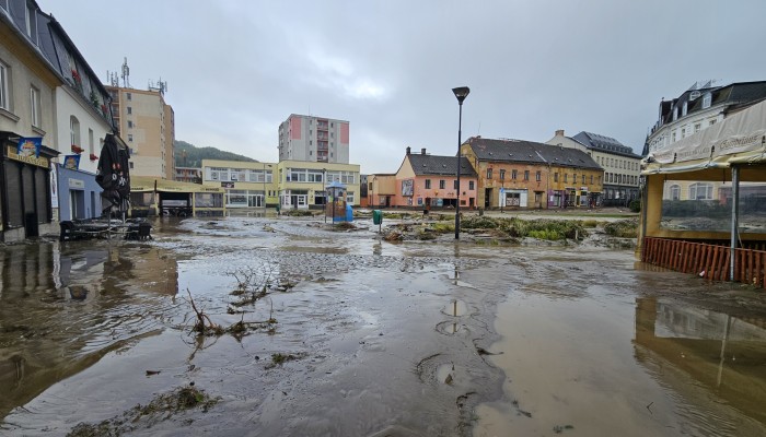 Ul. V Oblouku a Dukelská (obnova po povodních)