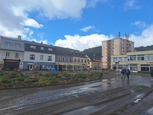 Ul. V Oblouku a Dukelská (obnova po povodních)