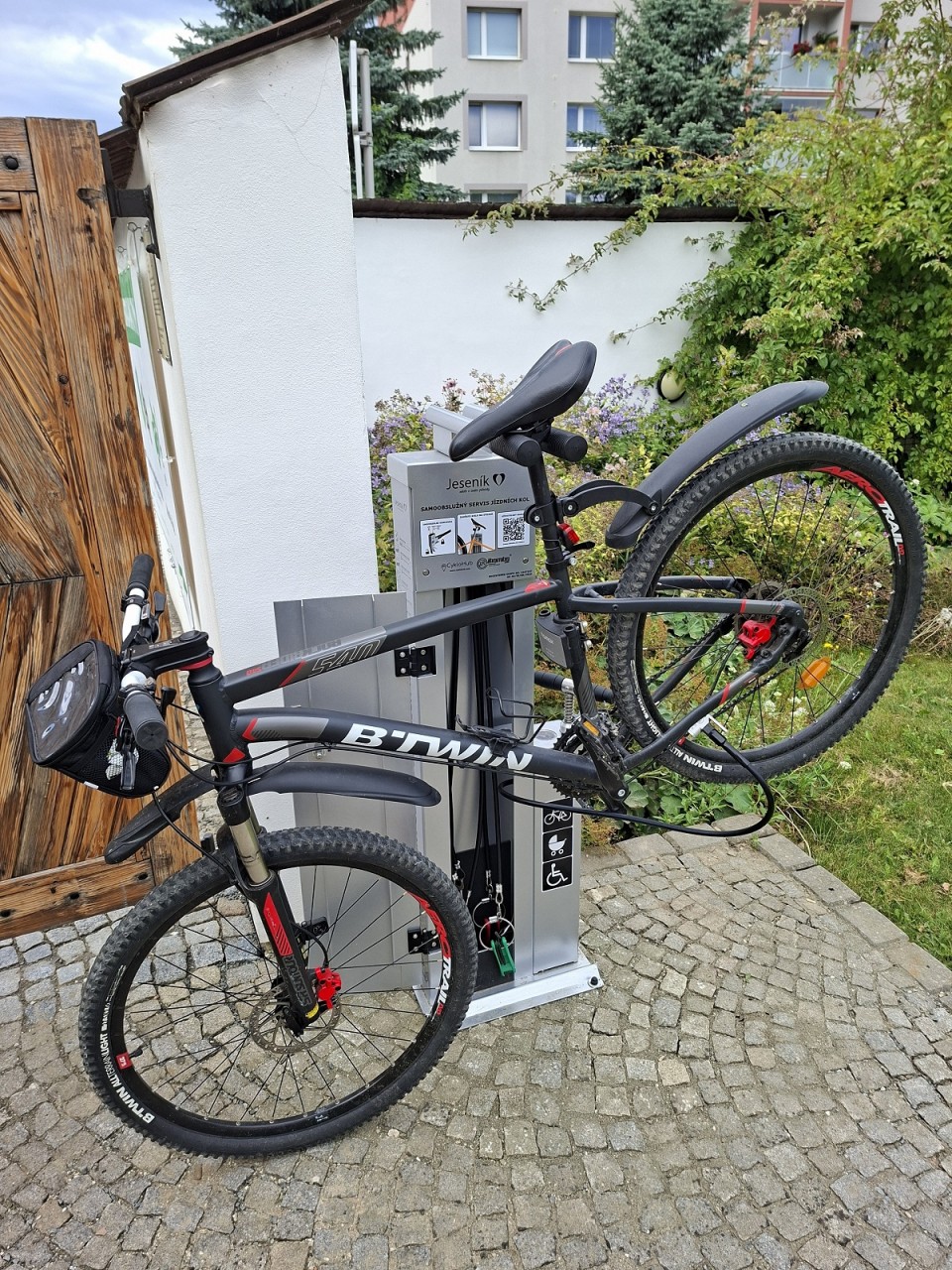 Na zahradě Katovny vznikl cyklopoint