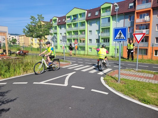 Soutěž pro 200 dětí a obnova technologií. Na dětském dopravním hřišti to žije.