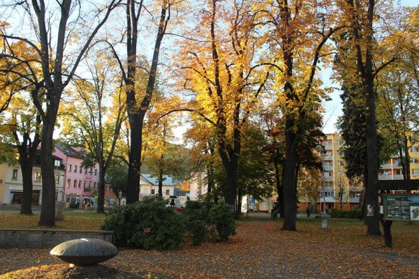 Fontána a lavičky - okrášlení a oživení parku na náměstí Svobody