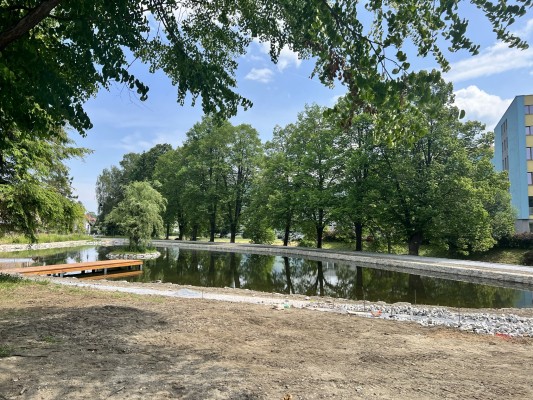 Dokončovací práce v rámci revitalizace lokality