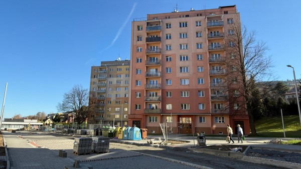 Pokračují práce na sídlišti Pod Chlumem