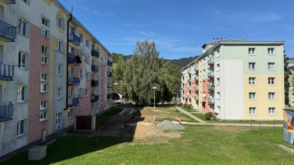 Revitalizace Pod Chlumem pokračuje, další práce začnou v Husově ulici